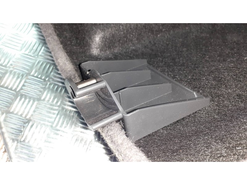 Recambio de bandeja trasera para opel astra h berlina cosmo referencia OEM IAM   