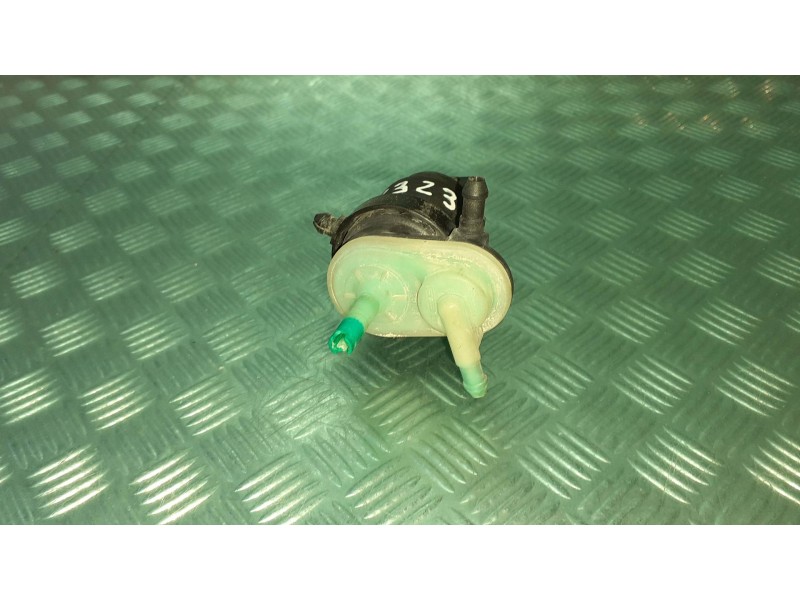 Recambio de bomba limpia para opel astra h berlina cosmo referencia OEM IAM 13248320 2 PINES GM