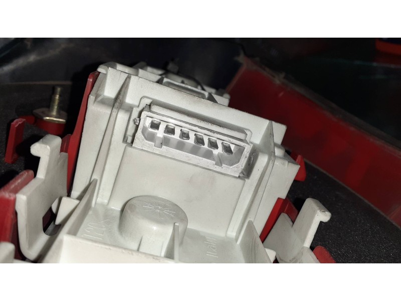 Recambio de piloto trasero izquierdo para audi a3 (8l) 1.9 tdi ambiente referencia OEM IAM 8L0945095B  