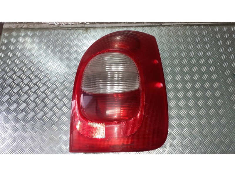 Recambio de piloto trasero derecho para citroen xsara picasso 2.0 hdi referencia OEM IAM 9631563980  