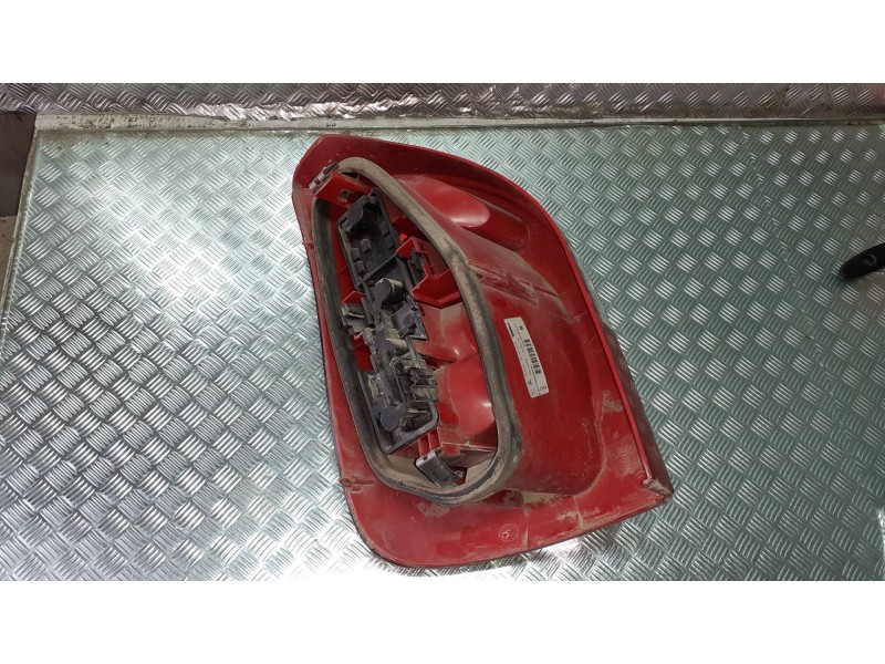 Recambio de piloto trasero derecho para citroen xsara picasso 2.0 hdi referencia OEM IAM 9631563980  