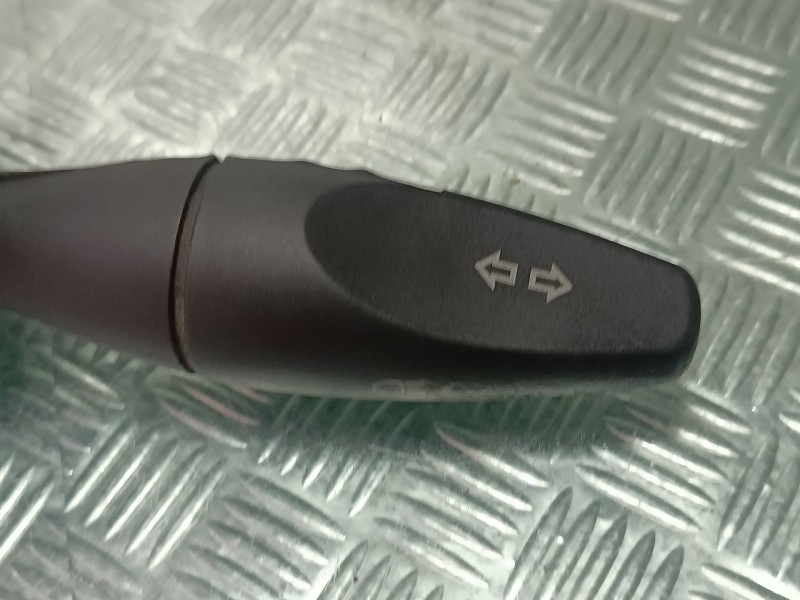 Recambio de mando intermitentes para ford focus berlina (cak) ambiente referencia OEM IAM 98AG13335AG  CONECTOR 10 PINES