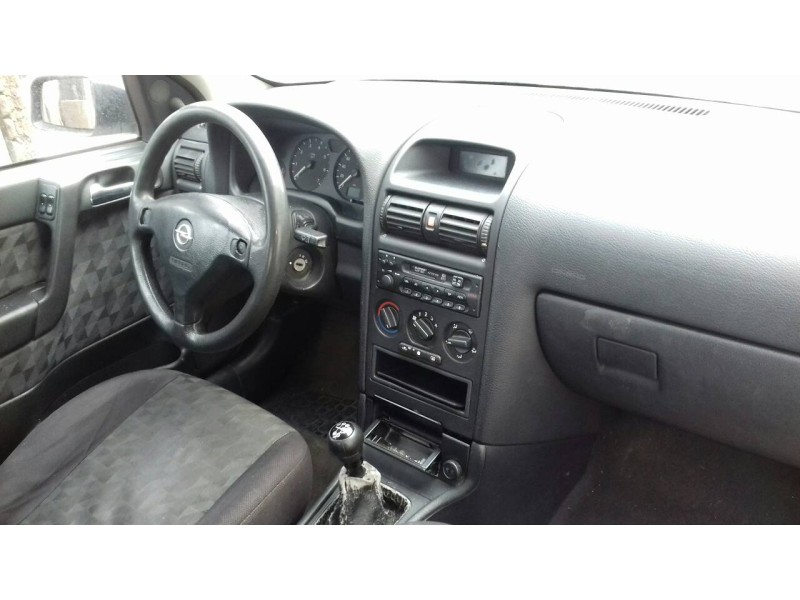 opel astra g berlina del año 1999