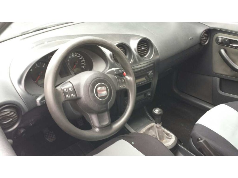 seat ibiza (6l1) del año 2004