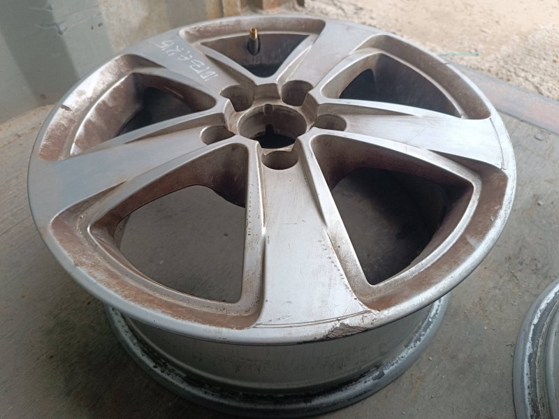 Recambio de juego llantas para seat ibiza (6l1) sport referencia OEM IAM 6L0601025R 6J15H2 ET43