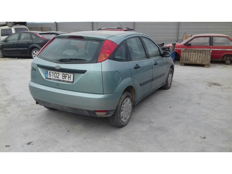 ford focus berlina (cak) del año 2001