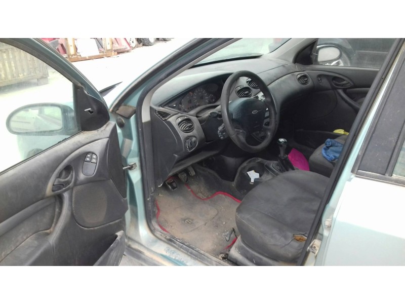 ford focus berlina (cak) del año 2001