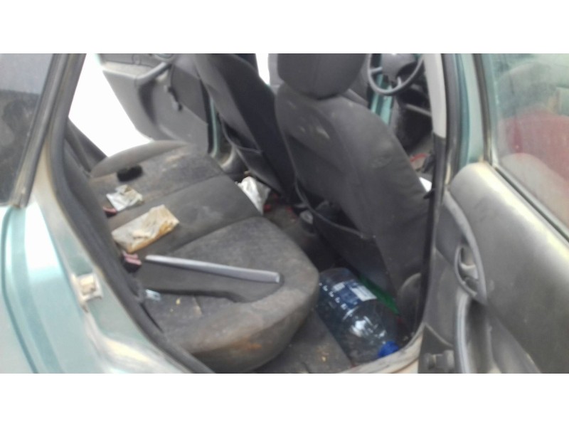 ford focus berlina (cak) del año 2001