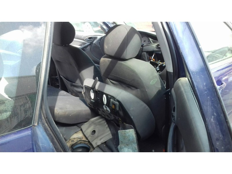ford focus berlina (cak) del año 2001