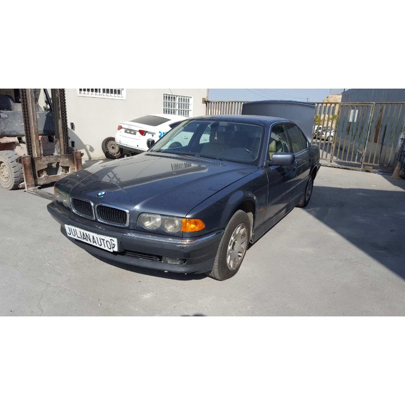 bmw serie 7 (e38) del año 2000