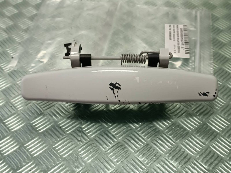 Recambio de maneta exterior delantera derecha para dacia duster ambiance 4x2 referencia OEM IAM 806068948R  