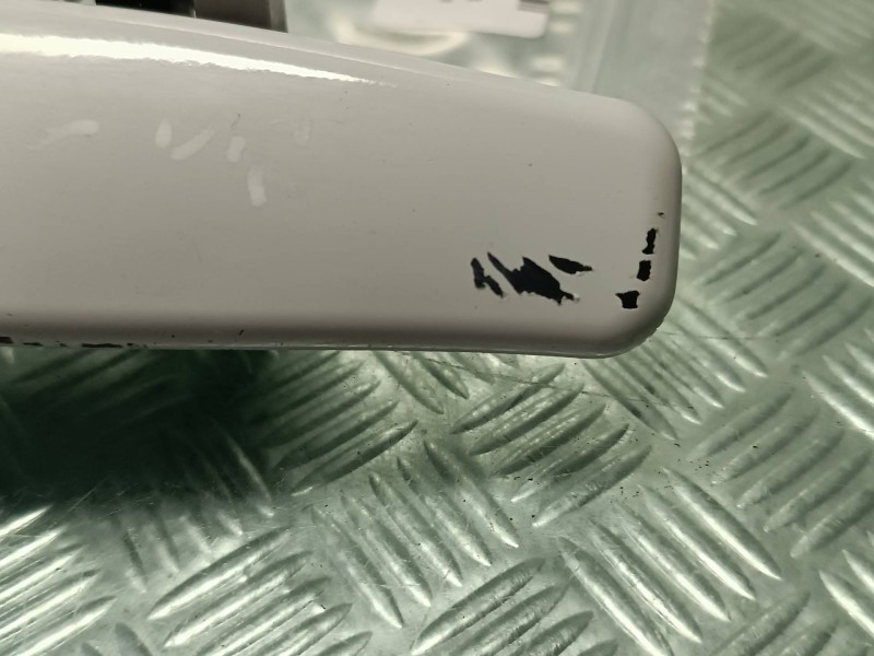 Recambio de maneta exterior delantera derecha para dacia duster ambiance 4x2 referencia OEM IAM 806068948R  