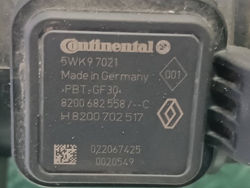 Recambio de caudalimetro para dacia duster ambiance 4x2 referencia OEM IAM 8200702517 5WK97021 8200682558