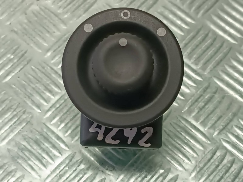 Recambio de mando retrovisor para dacia duster ambiance 4x2 referencia OEM IAM 255706283R  CONECTOR 7 PINES