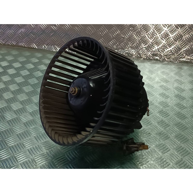 Recambio de ventilador calefaccion para nissan almera tino (v10m) básico referencia OEM IAM 6736000  CONECTOR 2 PINES