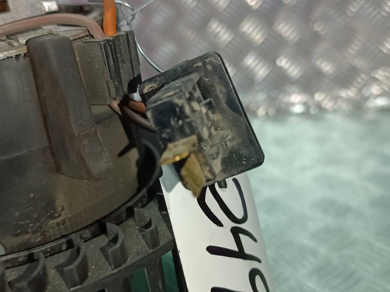 Recambio de ventilador calefaccion para nissan almera tino (v10m) básico referencia OEM IAM 6736000  CONECTOR 2 PINES