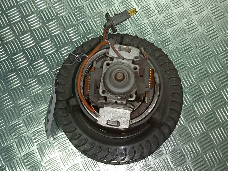 Recambio de ventilador calefaccion para nissan almera tino (v10m) básico referencia OEM IAM 6736000  CONECTOR 2 PINES