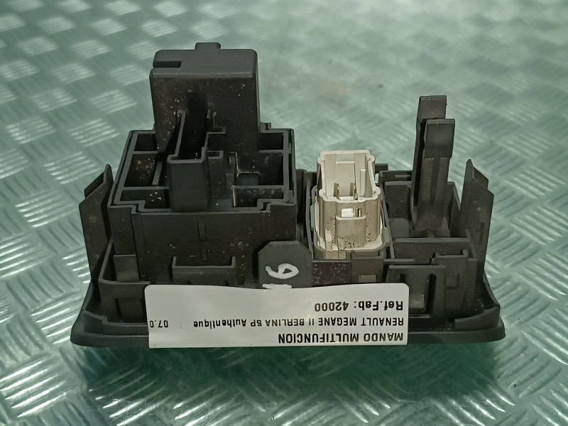 Recambio de mando multifuncion para renault megane ii berlina 5p authentique referencia OEM IAM 42000  