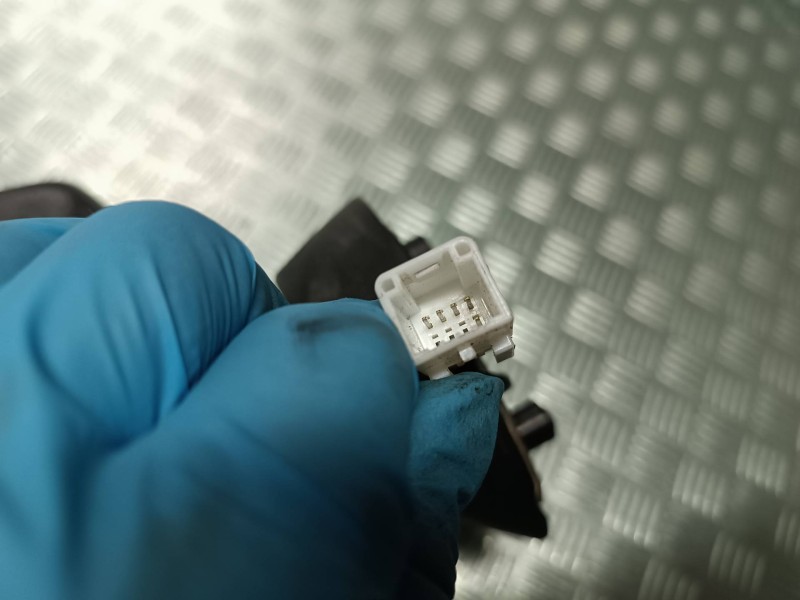 Recambio de retrovisor izquierdo para dacia duster ambiance 4x2 referencia OEM IAM 963027188R 0313001 ELECTRICO