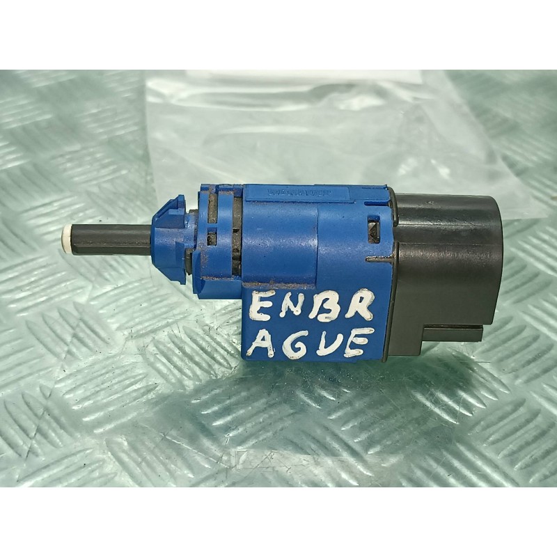 Recambio de sensor para dacia duster ambiance 4x2 referencia OEM IAM 253256730R CONECTOR 4 PINES PEDAL EMBRAGUE