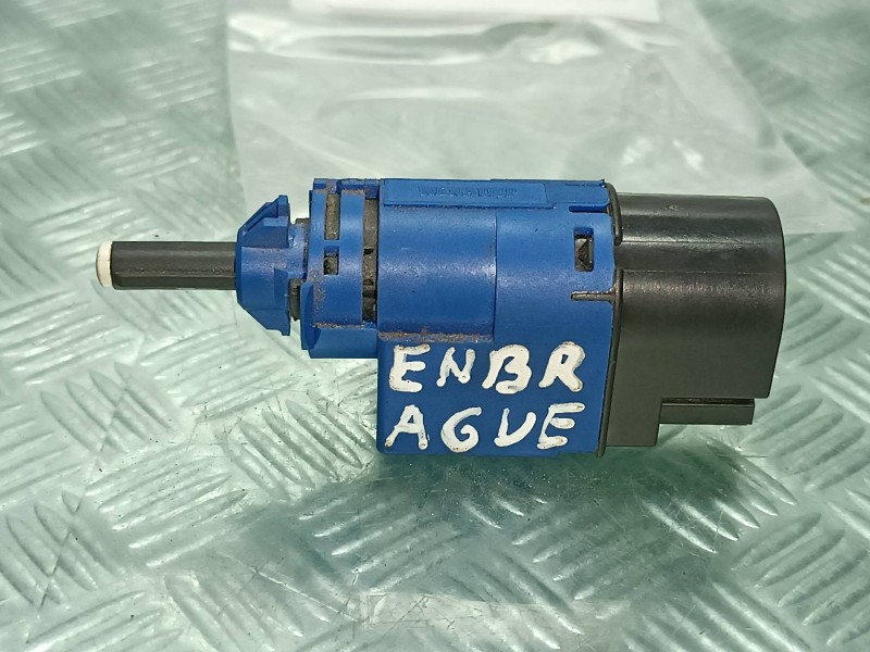 Recambio de sensor para dacia duster ambiance 4x2 referencia OEM IAM 253256730R CONECTOR 4 PINES PEDAL EMBRAGUE