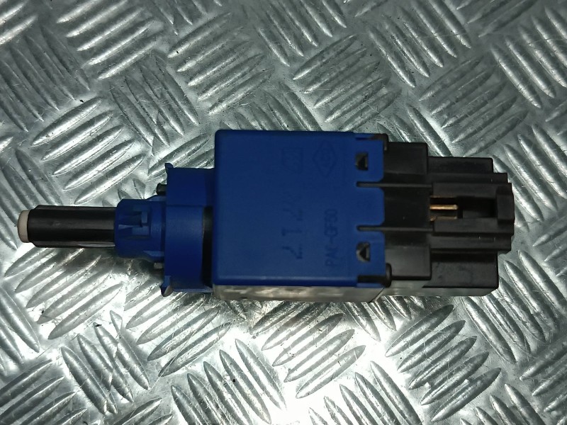 Recambio de sensor para dacia duster ambiance 4x2 referencia OEM IAM 253256730R CONECTOR 4 PINES PEDAL EMBRAGUE