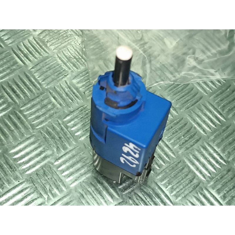 Recambio de sensor para dacia duster ambiance 4x2 referencia OEM IAM 253256730R CONECTOR 4 PINES PEDAL EMBRAGUE