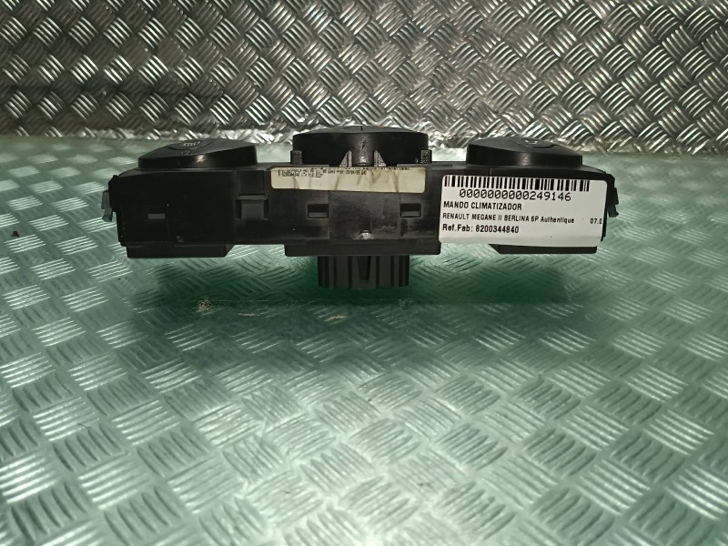 Recambio de mando climatizador para renault megane ii berlina 5p authentique referencia OEM IAM 8200344840  VALEO