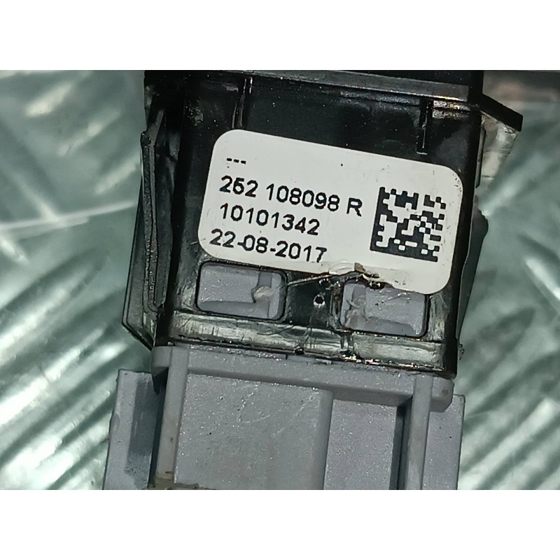 Recambio de interruptor para dacia duster ambiance 4x2 referencia OEM IAM 252108098R CONECTOR 5 PINES CIERRE CENTRALIZADO