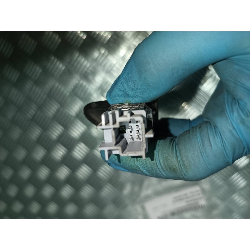 Recambio de interruptor para dacia duster ambiance 4x2 referencia OEM IAM 252108098R CONECTOR 5 PINES CIERRE CENTRALIZADO