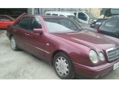 mercedes-benz clase e (w210) berlina diesel del año 2000 2