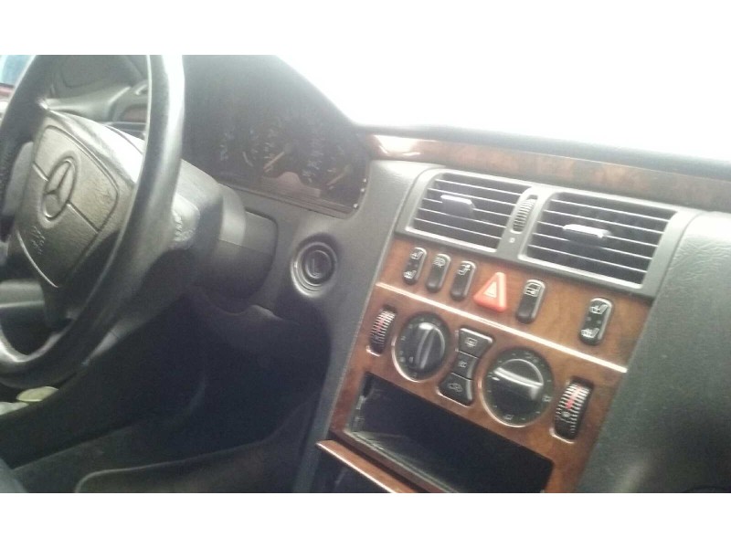 mercedes-benz clase e (w210) berlina diesel del año 2000