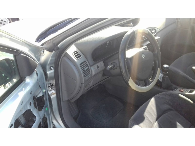 renault laguna ii (bg0) del año 2001
