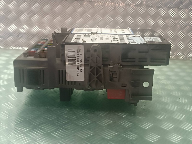 Recambio de caja reles / fusibles para renault laguna ii (bg0) authentique referencia OEM IAM 8200141151 8200004201E 518095401