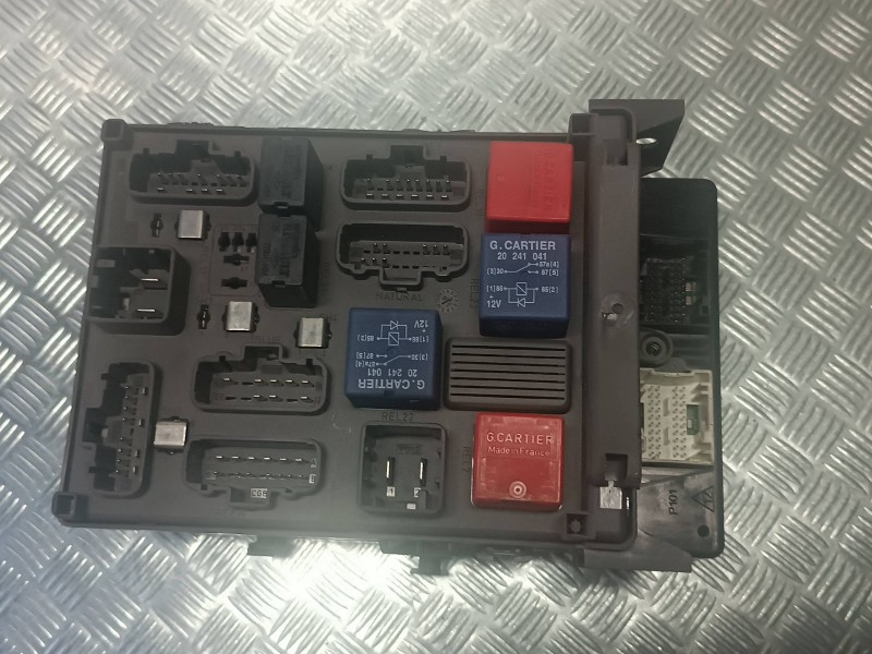 Recambio de caja reles / fusibles para renault laguna ii (bg0) authentique referencia OEM IAM 8200141151 8200004201E 518095401