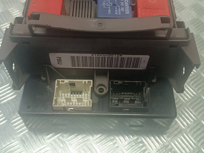 Recambio de caja reles / fusibles para renault laguna ii (bg0) authentique referencia OEM IAM 8200141151 8200004201E 518095401