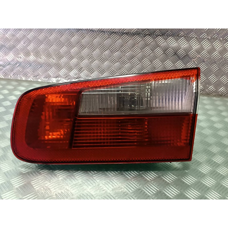 Recambio de piloto trasero derecho interior para renault laguna ii (bg0) authentique referencia OEM IAM 8200002476  VALEO