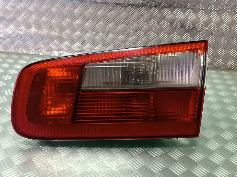 Recambio de piloto trasero derecho interior para renault laguna ii (bg0) authentique referencia OEM IAM 8200002476  VALEO