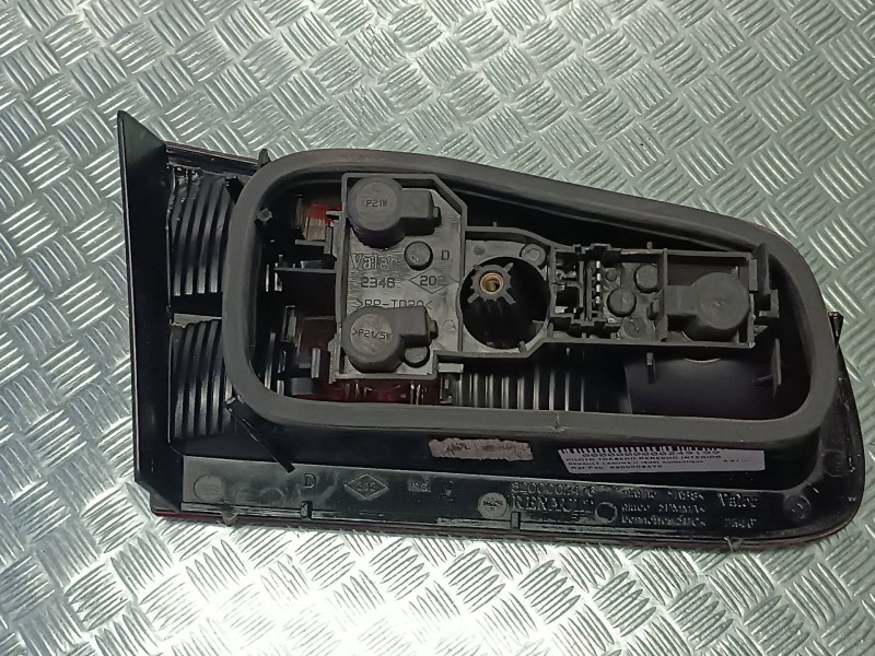 Recambio de piloto trasero derecho interior para renault laguna ii (bg0) authentique referencia OEM IAM 8200002476  VALEO