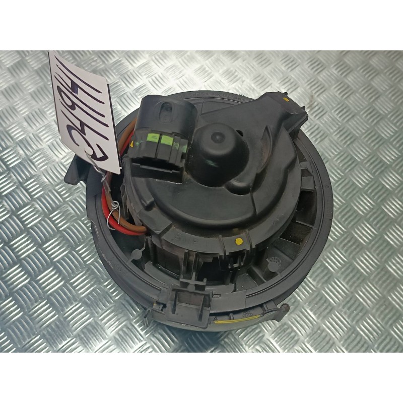 Recambio de ventilador calefaccion para dacia duster ambiance 4x2 referencia OEM IAM T1020778J 109038B CONECTOR 2 PINES