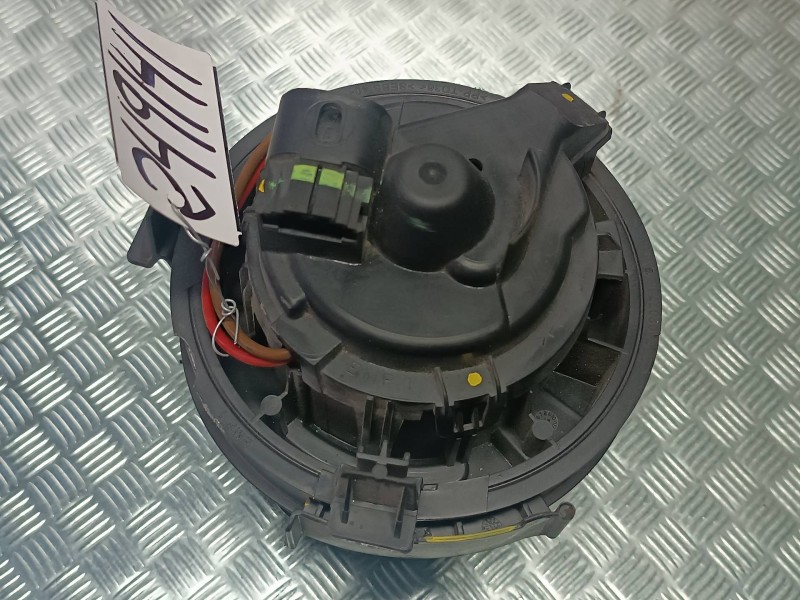 Recambio de ventilador calefaccion para dacia duster ambiance 4x2 referencia OEM IAM T1020778J 109038B CONECTOR 2 PINES