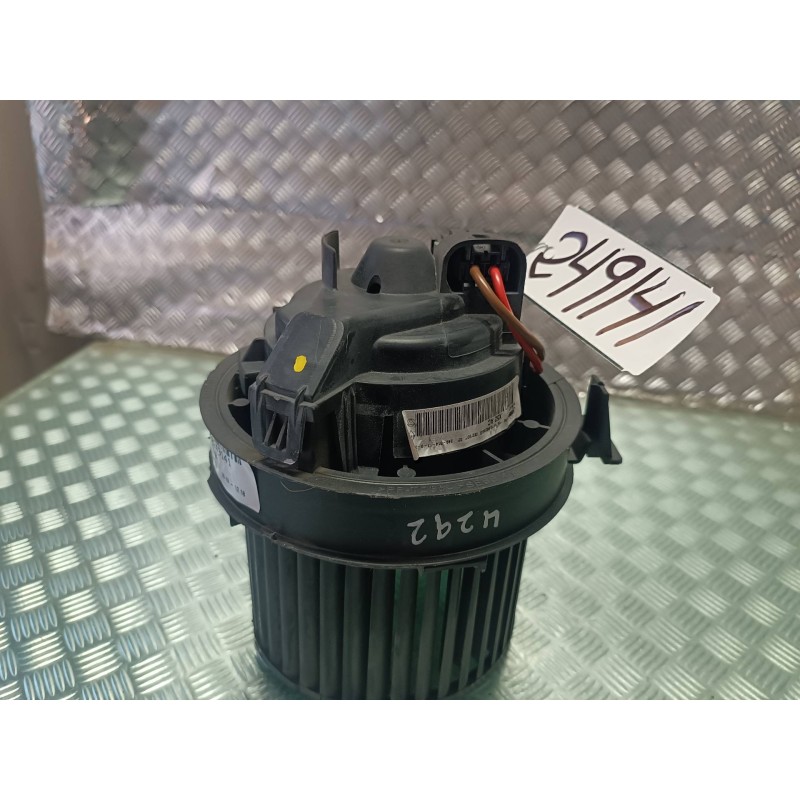 Recambio de ventilador calefaccion para dacia duster ambiance 4x2 referencia OEM IAM T1020778J 109038B CONECTOR 2 PINES
