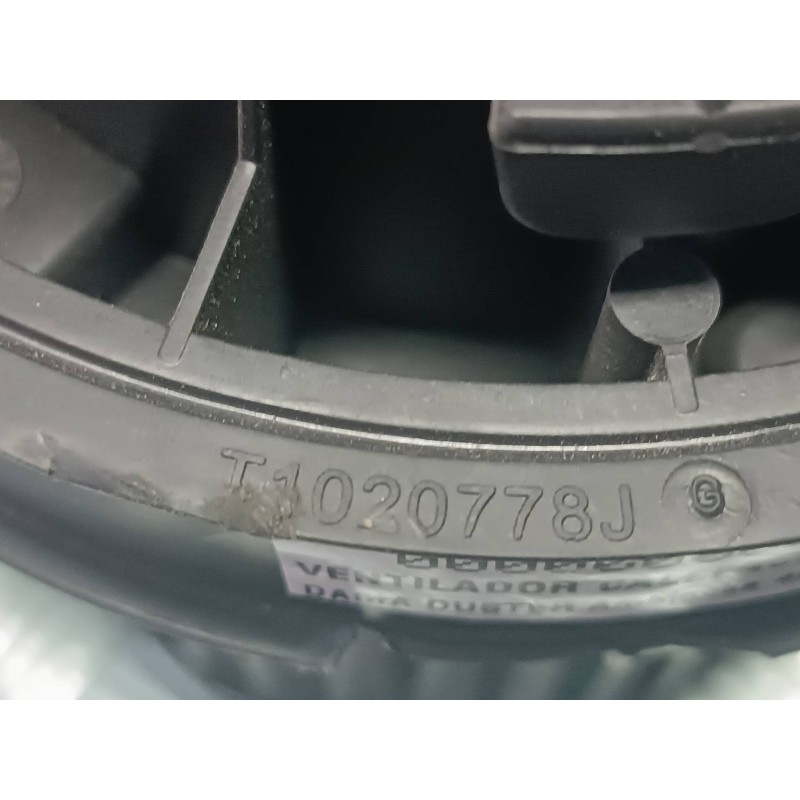 Recambio de ventilador calefaccion para dacia duster ambiance 4x2 referencia OEM IAM T1020778J 109038B CONECTOR 2 PINES