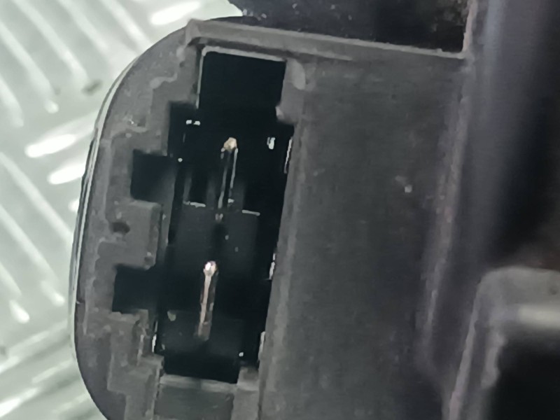 Recambio de ventilador calefaccion para dacia duster ambiance 4x2 referencia OEM IAM T1020778J 109038B CONECTOR 2 PINES