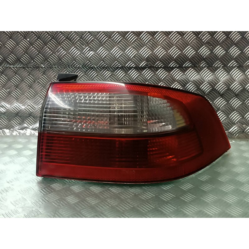 Recambio de piloto trasero derecho para renault laguna ii (bg0) authentique referencia OEM IAM 8200002474 VALEO EXT-ALETA