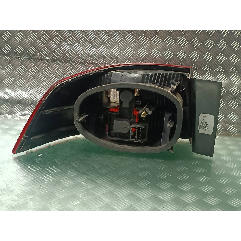 Recambio de piloto trasero derecho para renault laguna ii (bg0) authentique referencia OEM IAM 8200002474 VALEO EXT-ALETA