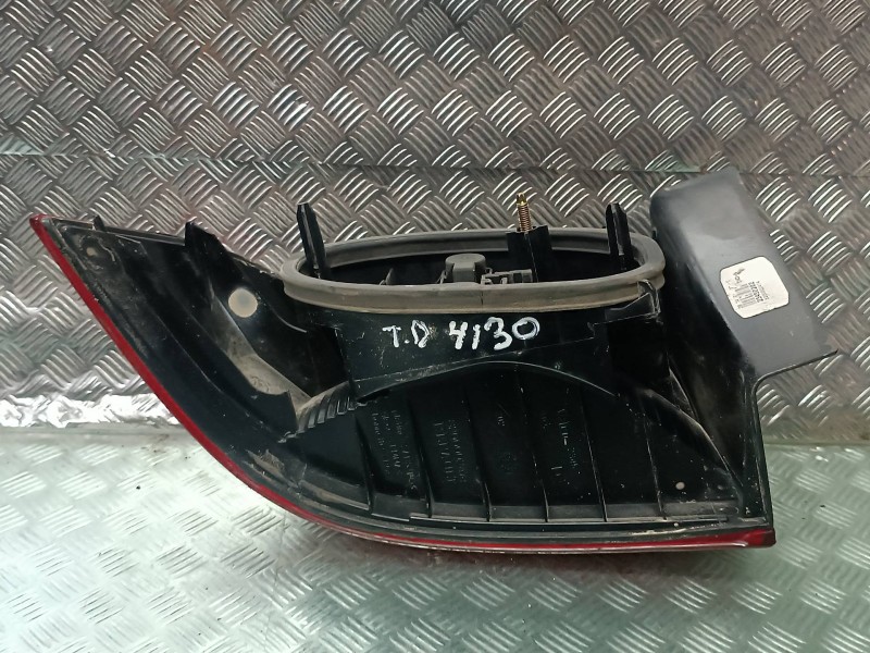 Recambio de piloto trasero derecho para renault laguna ii (bg0) authentique referencia OEM IAM 8200002474 VALEO EXT-ALETA