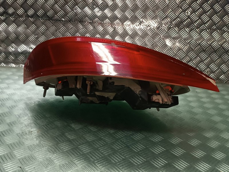 Recambio de piloto trasero izquierdo para ford ka (ccq) básico referencia OEM IAM D25KA  