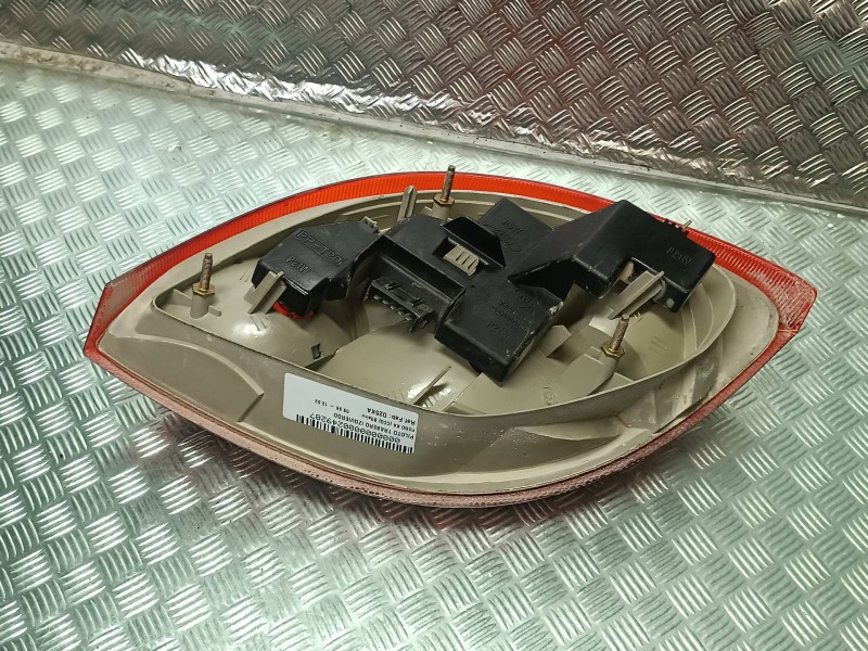 Recambio de piloto trasero izquierdo para ford ka (ccq) básico referencia OEM IAM D25KA  