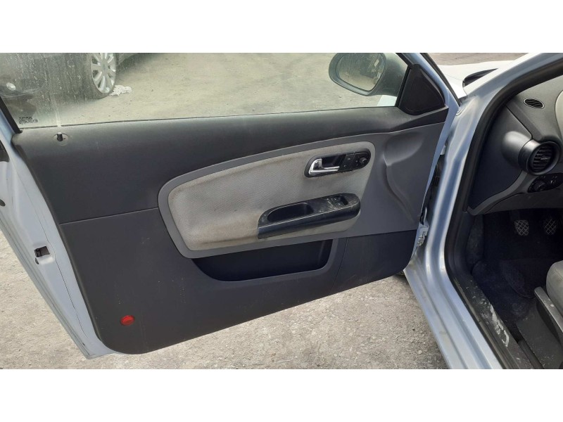 seat ibiza (6l1) del año 2003